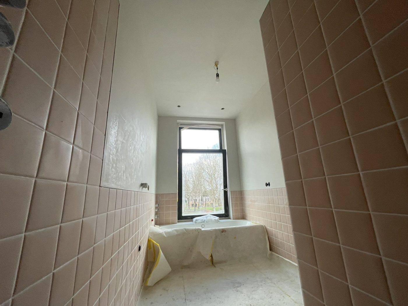 Woonkamerafwerking in Rotterdam, project van Stukadoorsbosch, foto 7